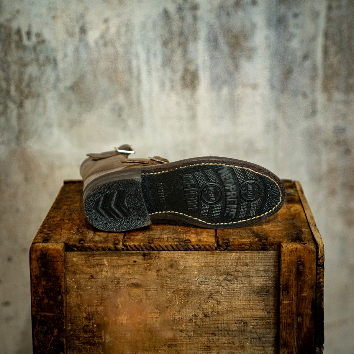 ReBoot - Low Rider - Distressed Brown Pull-up - 7 E