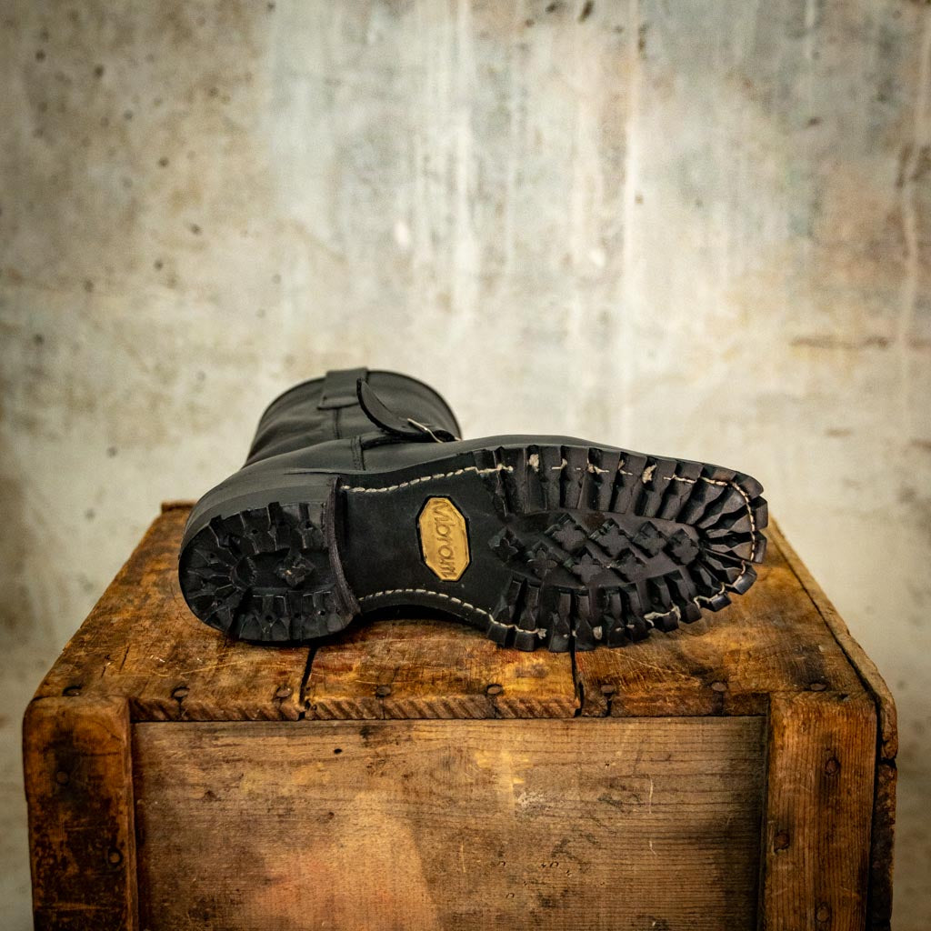 ReBoot - Rebel Jr. Buckle - Lug Sole - 7.5 E